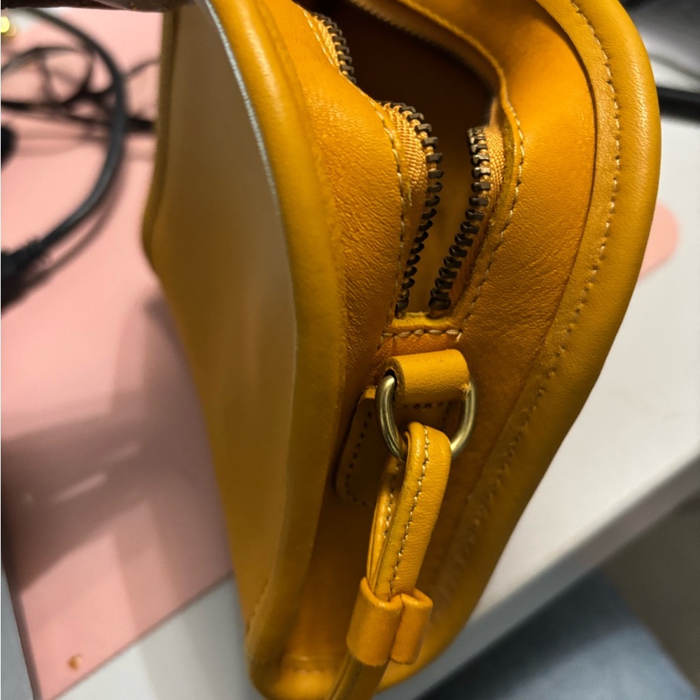 SOLD

Vintage Coach Crossbody Bag - Picture 2 of 10